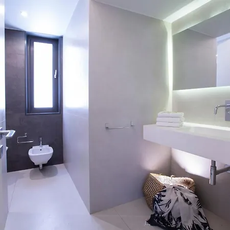 Villa Kalamos - Modern In Bay With Direct Access To Sea *